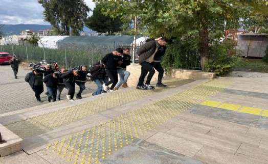 İzmir'de eğlence mekanındaki silahlı kavgayla ilgili tutuklu sayısı 8'e yükseldi