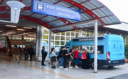 İzmir'de üniversite öğrencilerine 'Günaydın Çorbası'