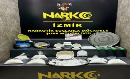 İzmir'de zehir tacirlerine darbe: 2 tutuklama