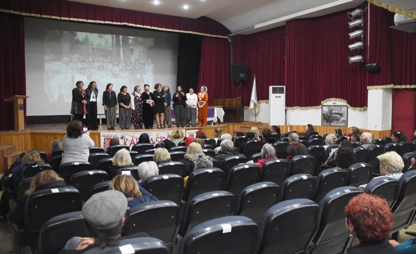 Foça'da Kadına Yönelik Şiddete Karşı Uluslararası Mücadele Günü etkinliği