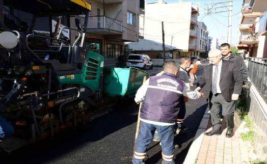 Karabağlar'da asfaltlama çalışmaları tam gaz sürüyor