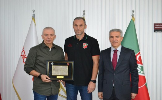 Karşıyaka Medical Point'te Gökhan Öner dönemi başladı