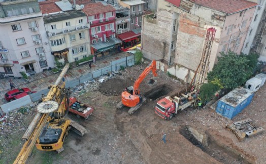 Konak Belediyesi'nin yeni hizmet binası inşaatı başladı