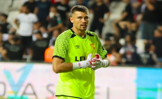 Mateusz Lis, oynadığı 12 maçın 7'sinde kalesini gole kapadı