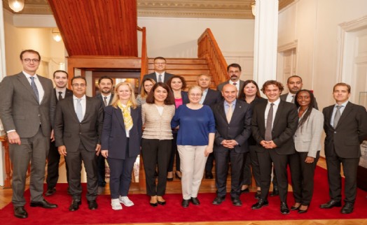 Soyer: İzmir'de yapılanlar ülkenin geri kalanına rehber oluyor