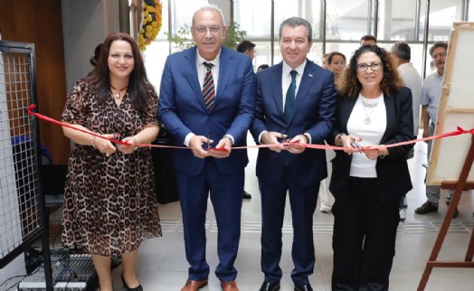 Uluslararası 10. EgeArt Sanat Günleri Vefa Sergisi Bergama'da başladı