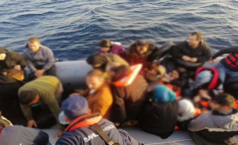 Yunanistan'ın geri ittiği 132 göçmen kurtarıldı