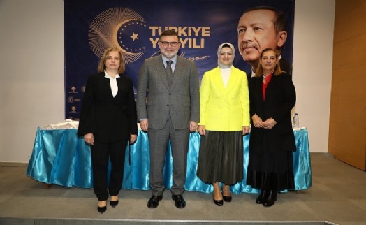 AK Parti İzmir Kadın Kolları'nda devir teslim töreni