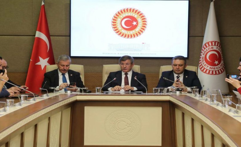 Ahmet Davutoğlu: Her partiyle görüşürüz