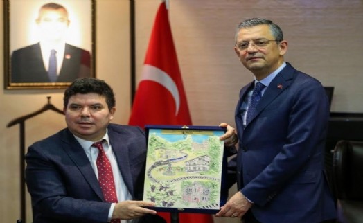 CHP Lideri Özel, Buca Belediye Başkanı Erhan Kılıç'ı ziyaret etti