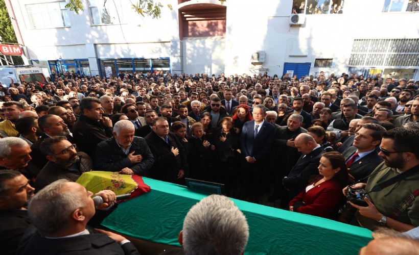 CHP Lideri Özel, Buca İlçe Başkanı Kaya'nın annesinin cenazesine katıldı