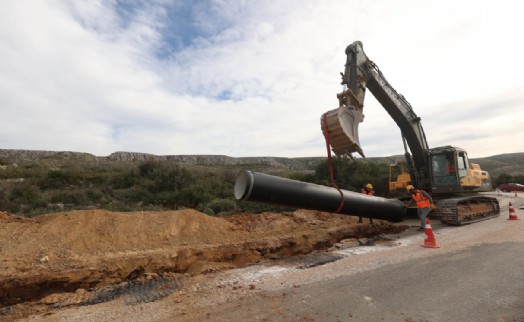 Çeşme ve Karaburun'un su ihtiyacına iletim hattı dopingi