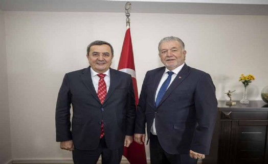 Esnaf da Başkan Batur'un yanında