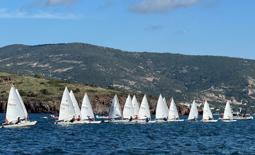 Foça İzmir İl Birinciliği Yelken Yarışlarına ev sahipliği yaptı