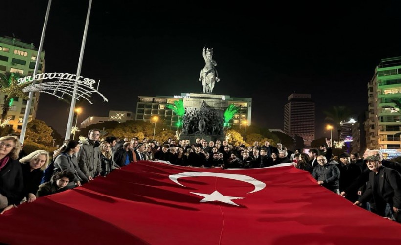 İYİ Parti İzmir İl Başkanlığı teröre lanet yürüyüşü düzenledi