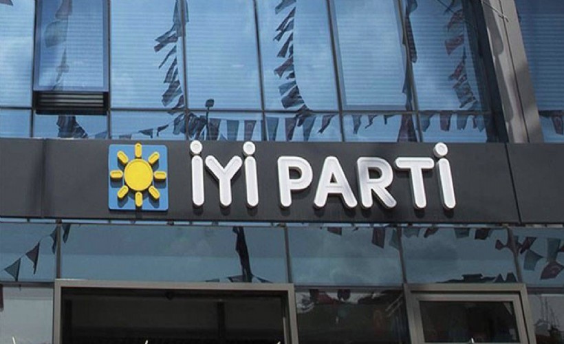 İYİ Partili 3 meclis üyesi istifa etti