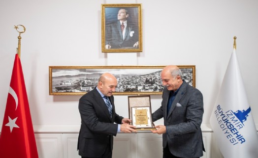 İzmir Şanlıurfa Federasyonu'ndan Soyer'e teşekkür ziyareti