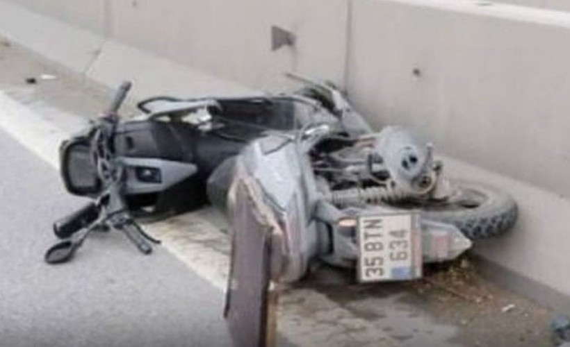 İzmir'de otomobilin çarptığı motokurye hayatını kaybetti