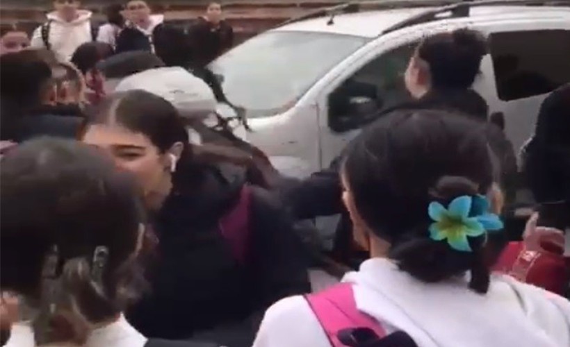 İzmir'de şoke eden olay; 5 öğrenci, 1 öğrenciyi dövdü