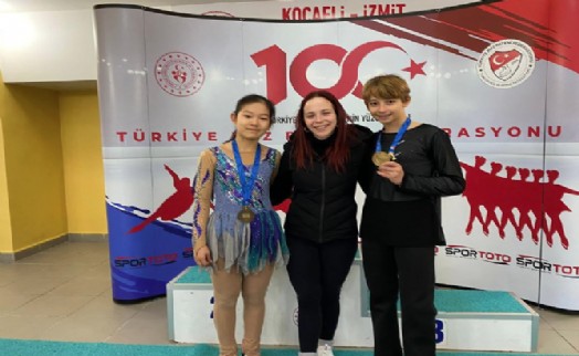 İzmir'in sporcuları kente madalyalarla döndü