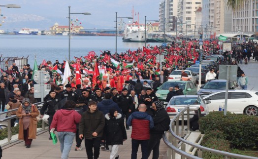 İzmirliler Filistin'e destek için yürüdü