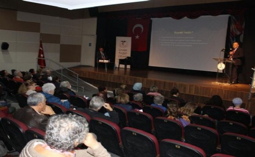 Karşıyaka'da sağlık söyleşileri devam ediyor, yurttaşlar bilinçleniyor