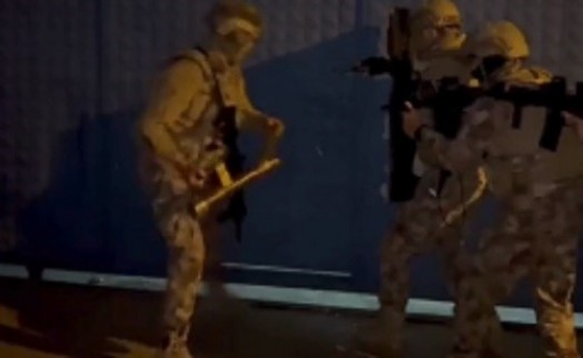 Konak'ta 49 'torbacı' yakalandı