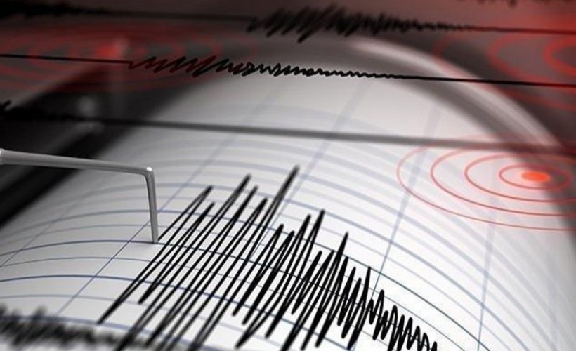 Marmara Denizi'nde 3.7 büyüklüğünde deprem! İstanbul'da da hissedildi