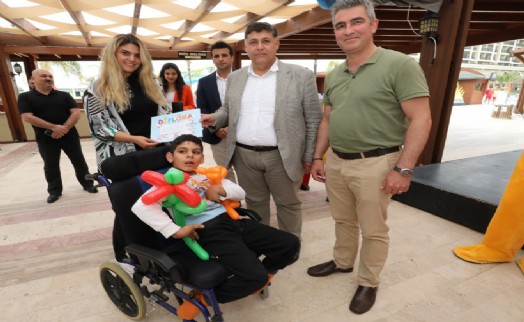 Menderes'te engeller kalkıyor