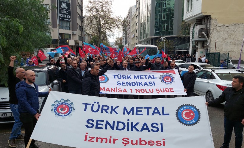 Türk Metal Sendikası üyeleri MESS'i protesto etti