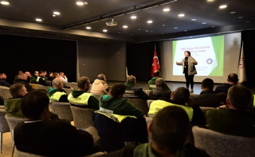 Yeşil Bornova'da daha estetik görünüm için budama eğitimi