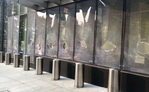 New York Başkonsolosluğu'na saldırı!