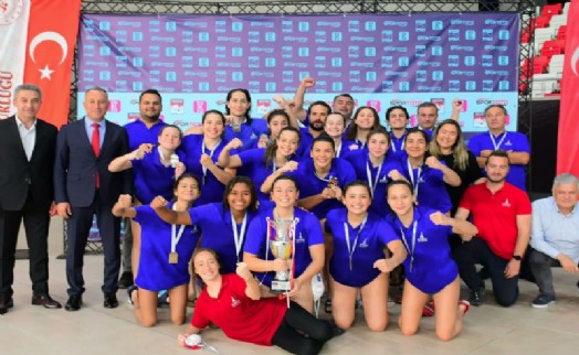 İzmir'in süper kızları