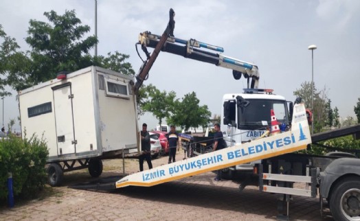 Karşıyaka'da karavan işgaline müdahale