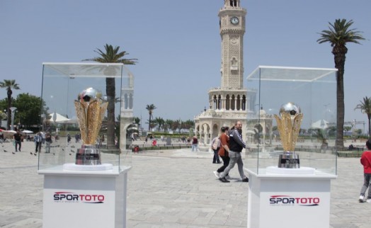 Süper Lig ve 1. Lig şampiyonluk kupaları, İzmir'de görücüye çıktı