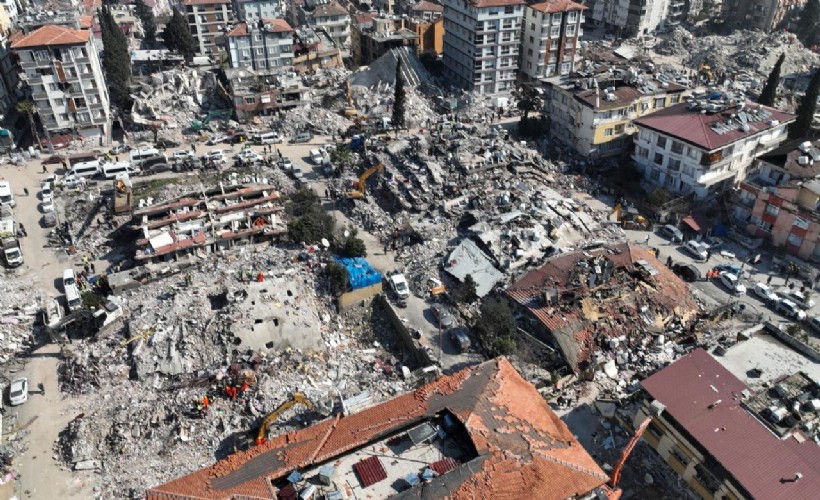 Hacettepe'nin deprem raporu: Beton dayanımı el ile ufalanabilecek kadar düşük