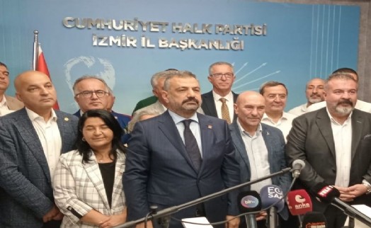 Aslanoğlu'ndan bayramlaşma töreninde iktidara tepki ve parti içi 'değişim' mesajı