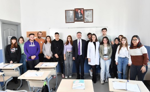 Bayraklı Sosyal Etkinlik Merkezi'nde kayıtlar başladı