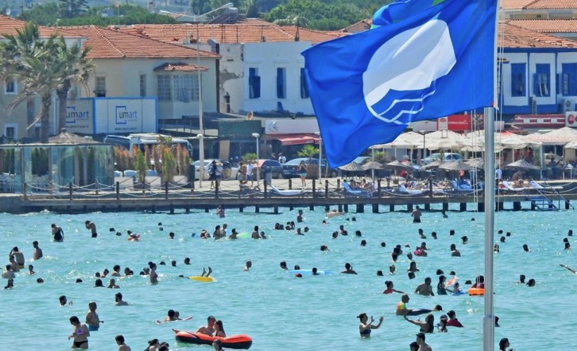 Çeşme 2023 sezonuna 14 mavi bayraklı plajı ile giriyor