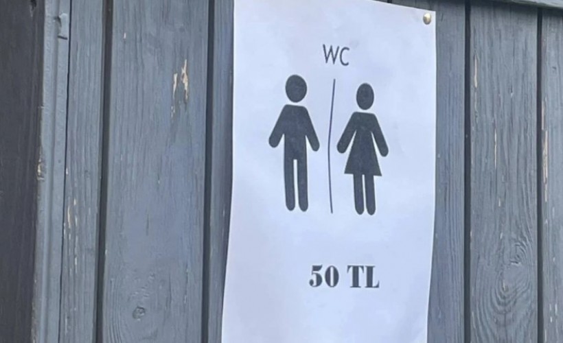 Çeşme’deki 50 TL’lik tuvalet ücreti gündem oldu