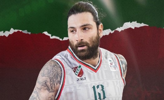 Deniz Kılıçlı 1 yıl daha Pınar Karşıyaka'da