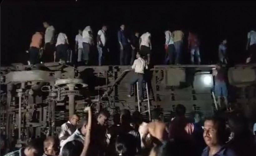Feci tren kazası: 288 ölü, 900'den fazla yaralı