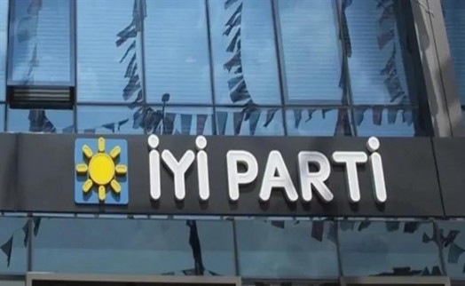 İYİ Parti'de istifa depremi: O ilçede sandalyesi kalmadı