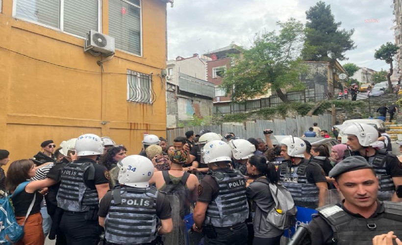 İstanbul'da Trans Onur Yürüyüşü’ne polis müdahalesi: 8 gözaltı