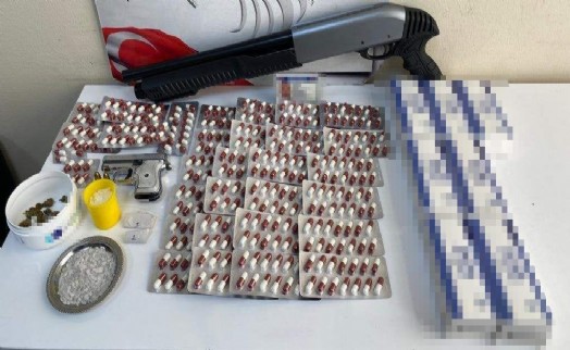 İzmir'de vatandaşın ihbar ettiği evden uyuşturucu çıktı