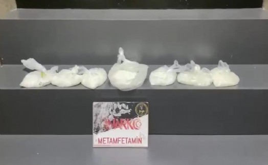 İzmir'de 2 kilo metamfetamin ele geçirildi