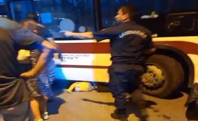 İzmir’de 25 yaşındaki genç otobüsün altında kaldı