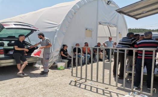 İzmir'de bayramın ilk günü hayvan pazarlarında yoğunluk