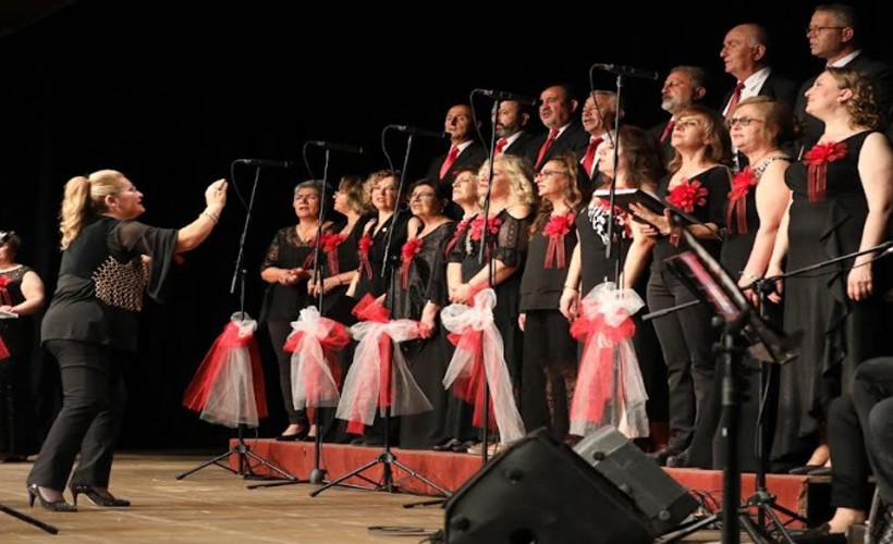 Narlıdere Belediyesi Türk Halk Müziği Korosu'ndan müzik ziyafeti