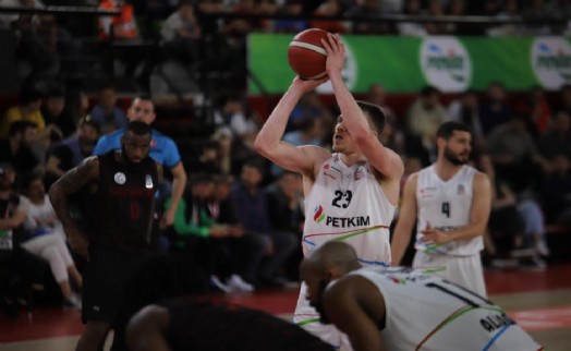 Peyton Aldridge, bir sezon daha Petkimspor'da